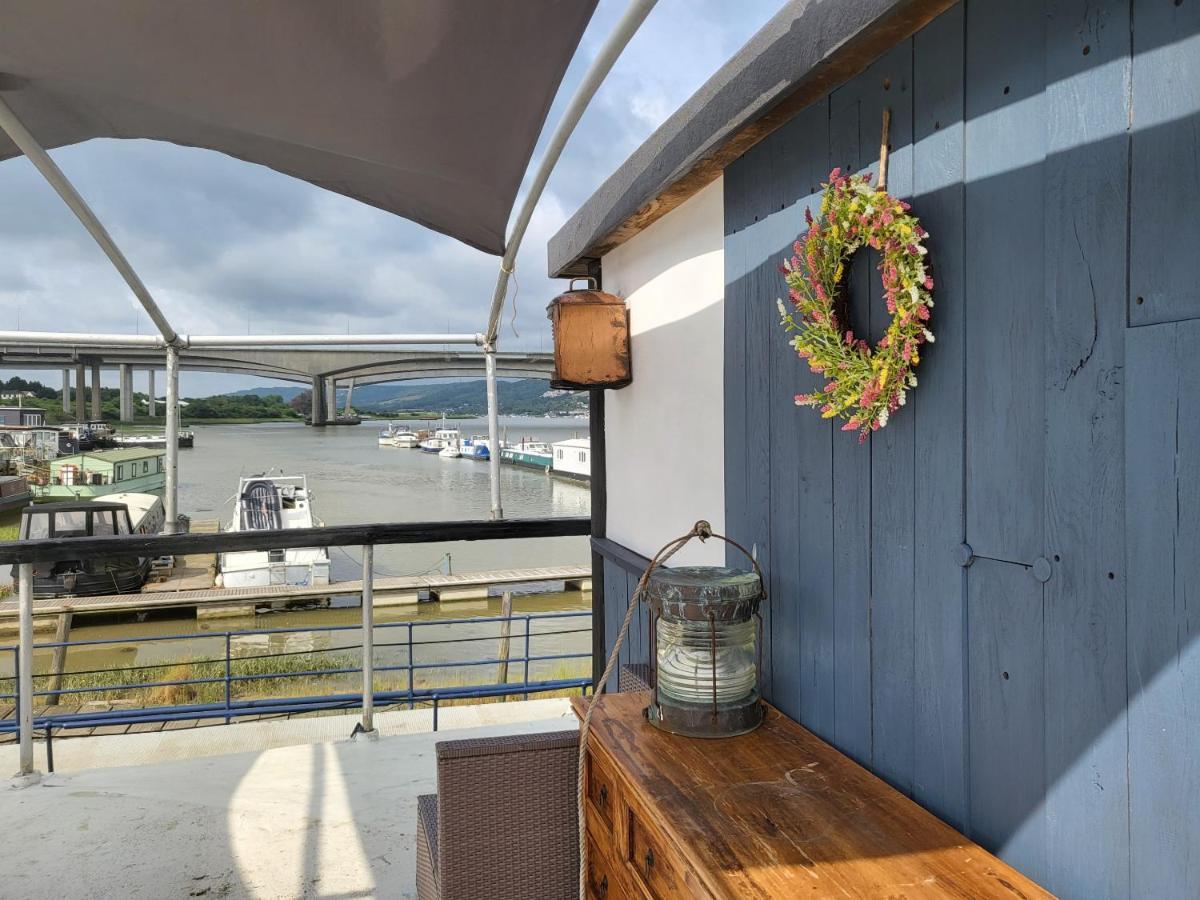 Inner Dowsing Lightship Rochester  Exterior photo