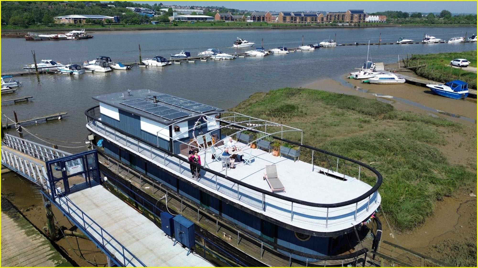 Inner Dowsing Lightship Rochester  Exterior photo