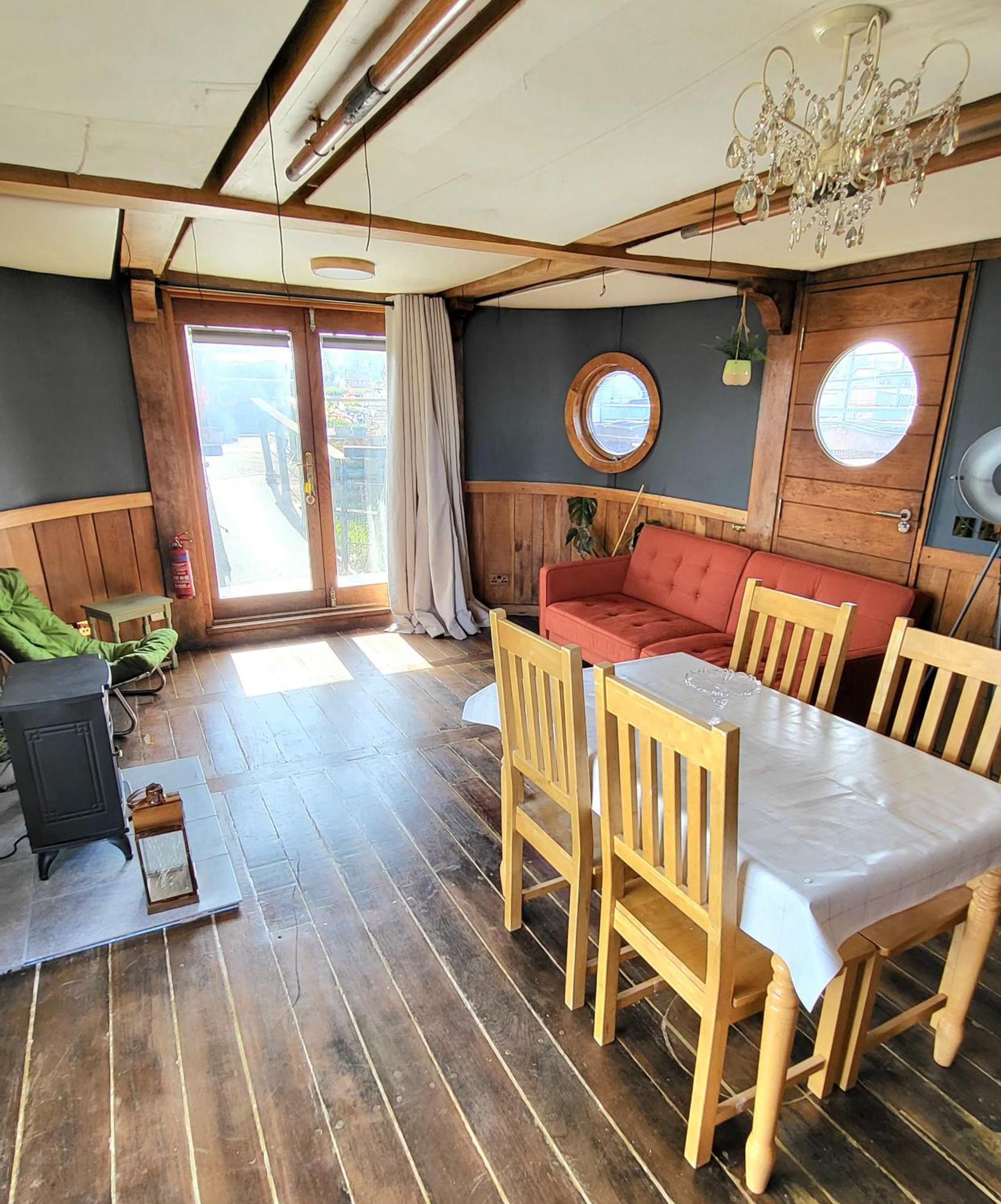 Inner Dowsing Lightship Rochester  Room photo